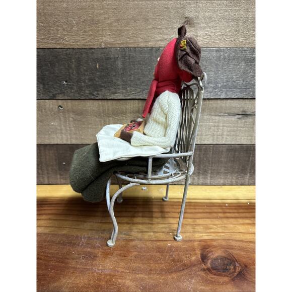 Byers Choice Carolers Woman W/ Apple Crate Metal Chair